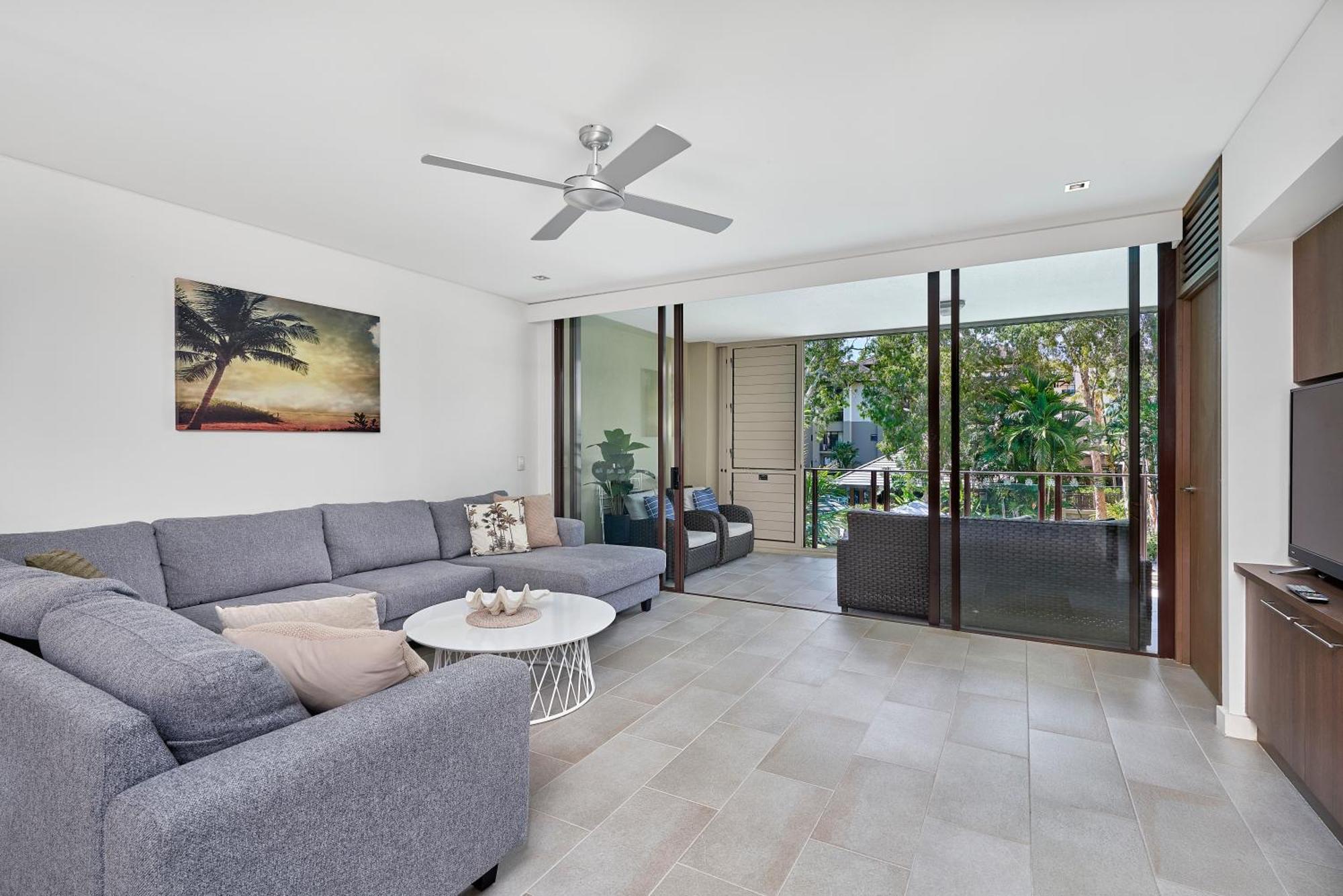 Private Apartments In The Temple Beachfront Resort Palm Cove Phòng bức ảnh