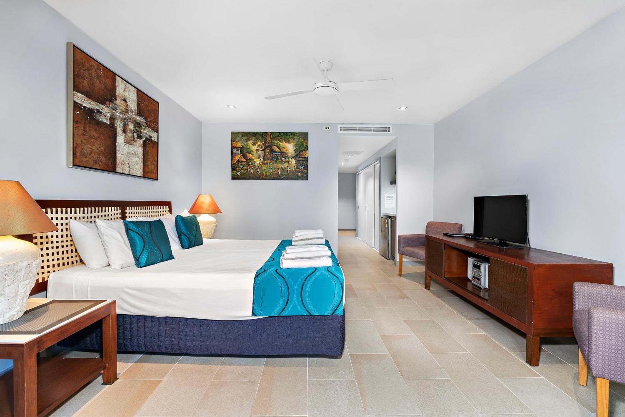 Private Apartments In The Temple Beachfront Resort Palm Cove Phòng bức ảnh