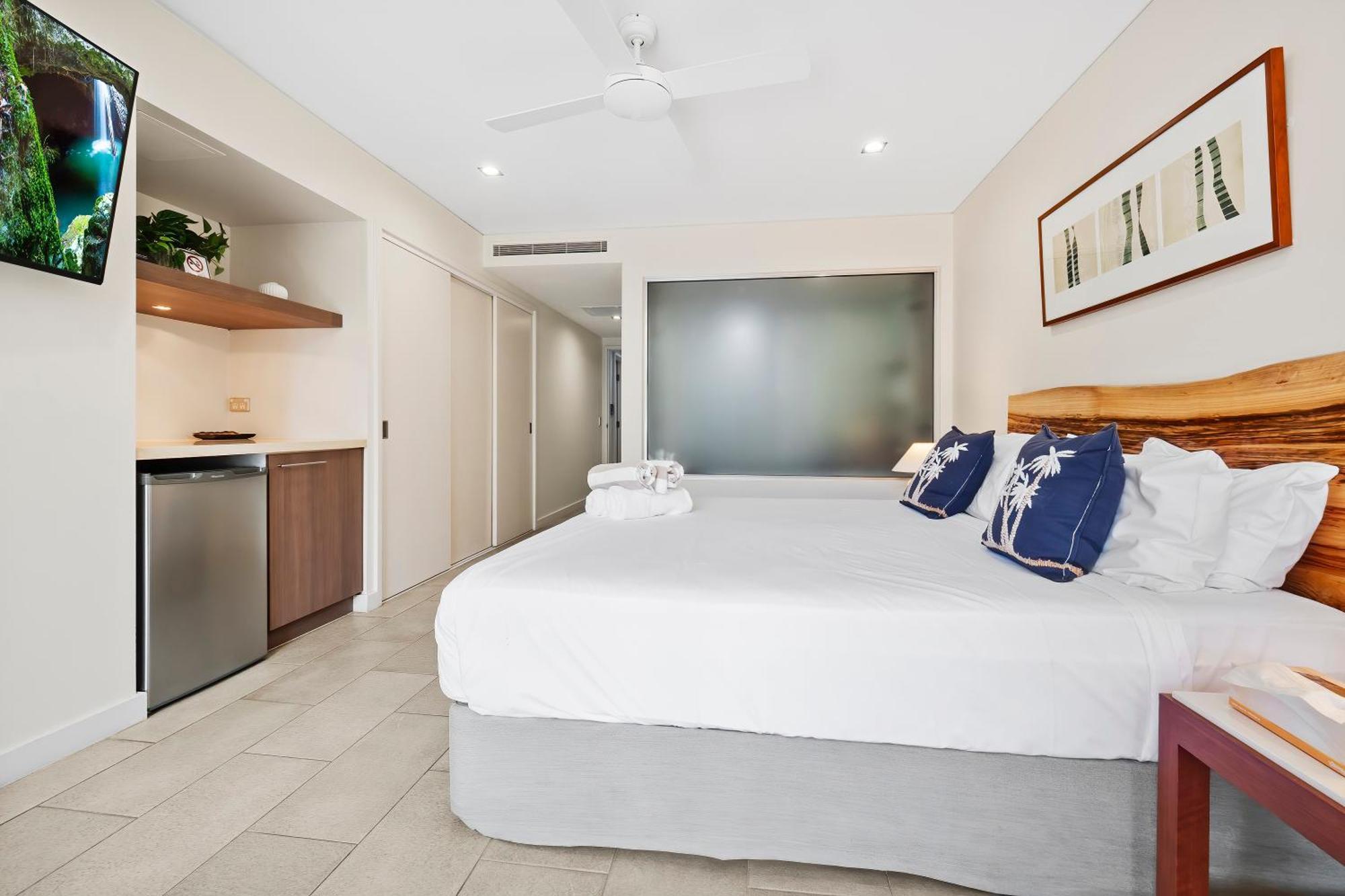 Private Apartments In The Temple Beachfront Resort Palm Cove Phòng bức ảnh