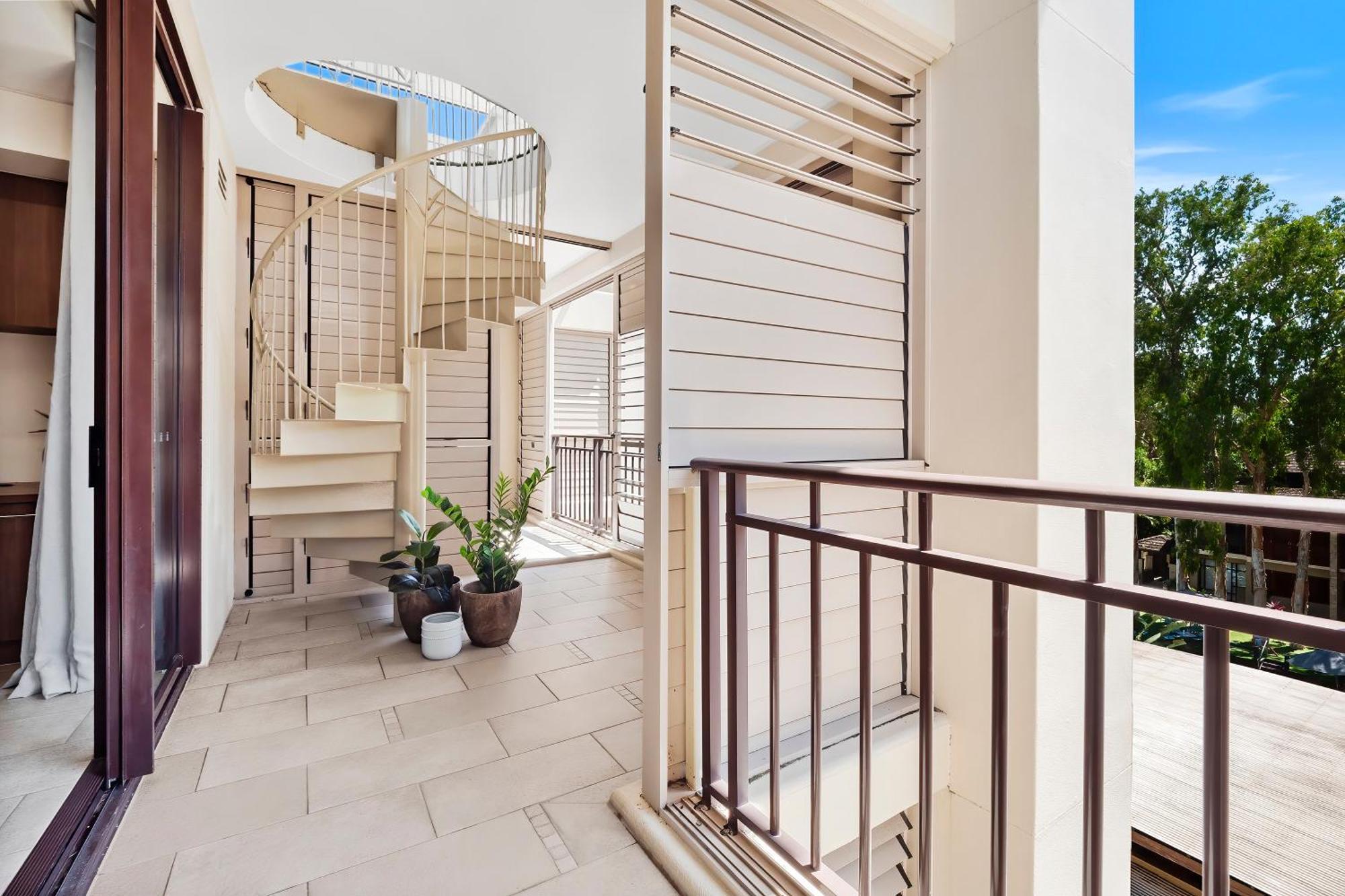 Private Apartments In The Temple Beachfront Resort Palm Cove Phòng bức ảnh