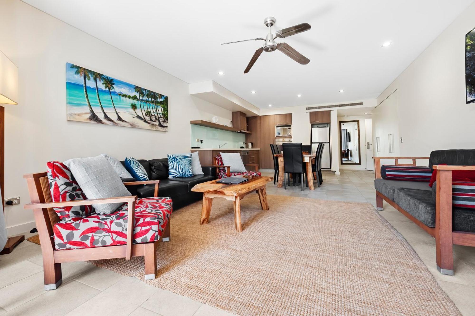 Private Apartments In The Temple Beachfront Resort Palm Cove Phòng bức ảnh