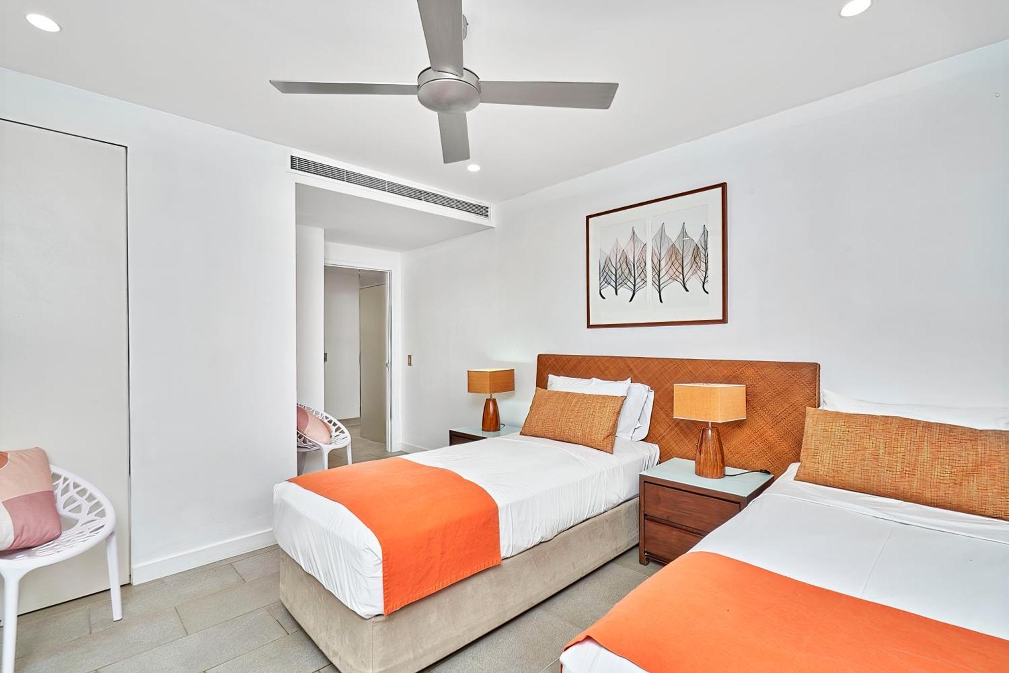 Private Apartments In The Temple Beachfront Resort Palm Cove Phòng bức ảnh